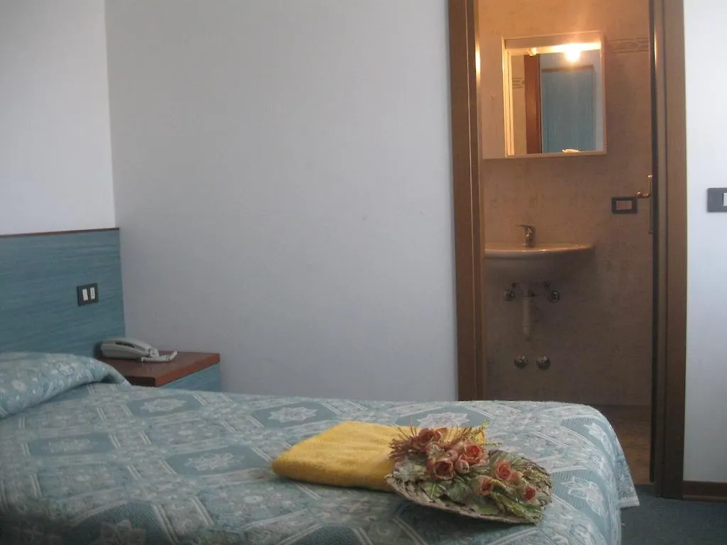 Albergo Del Turista Vernasca 3*,