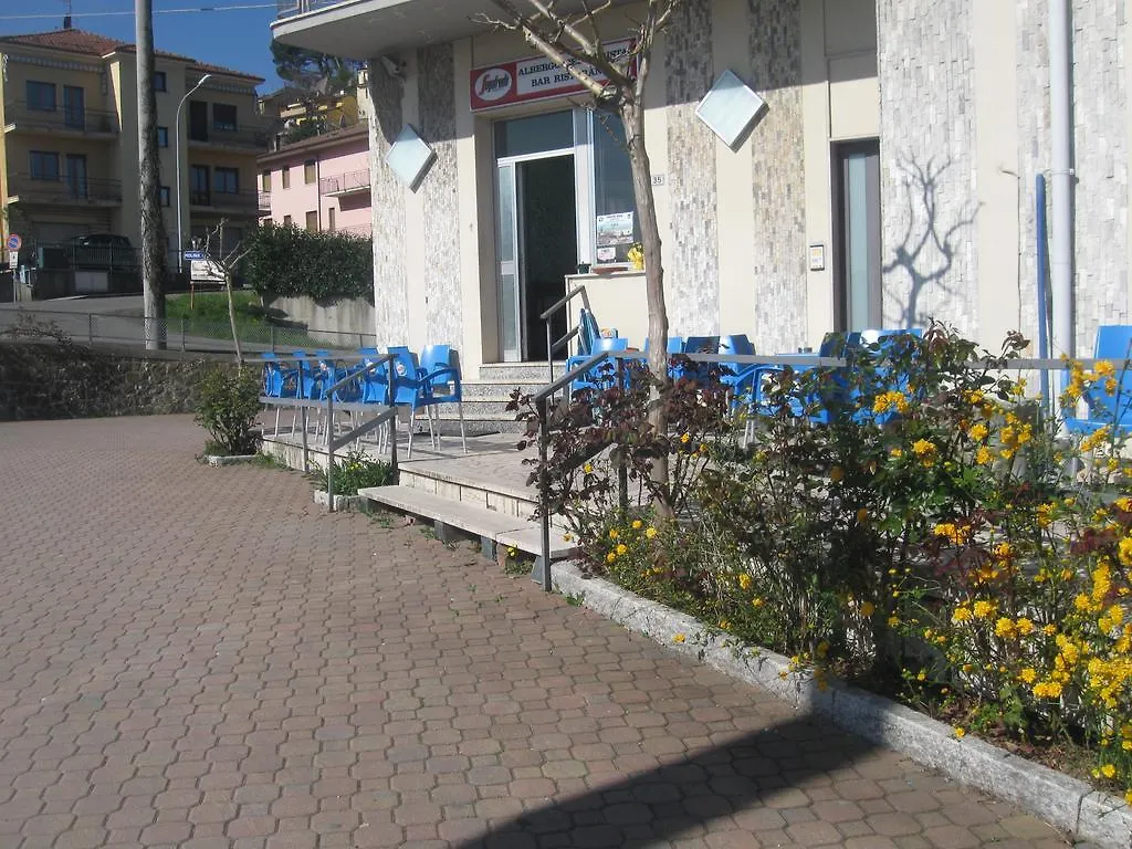 Albergo Del Turista Vernasca ホテル