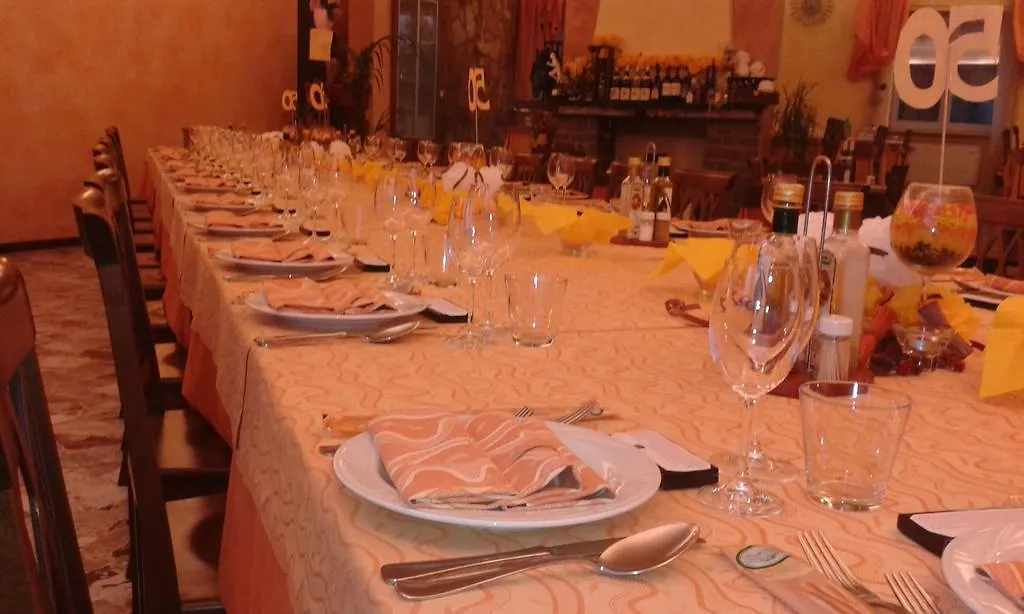 *** ホテル Albergo Del Turista Vernasca イタリア